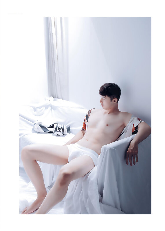 Next Image >>