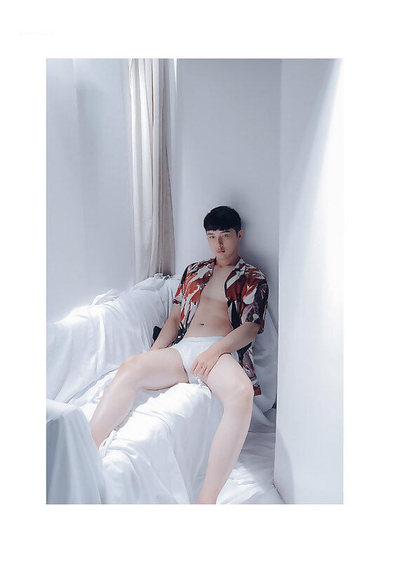 Next Image >>