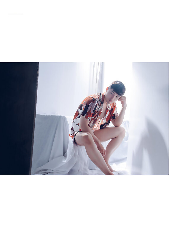Next Image >>