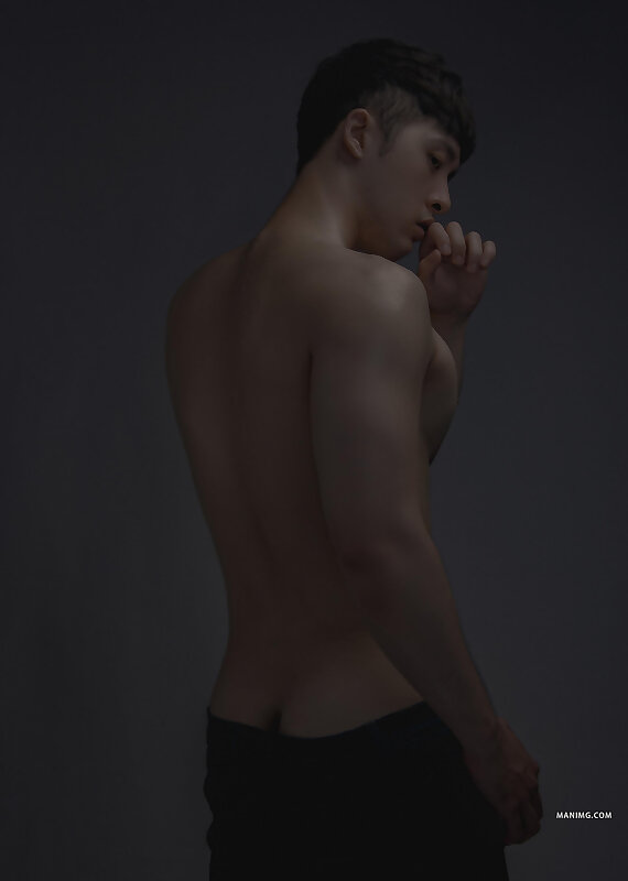 Next Image >>