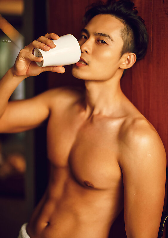 Next Image >>