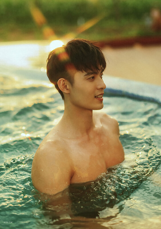 Next Image >>