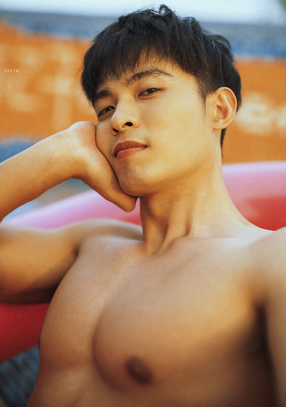 Next Image >>