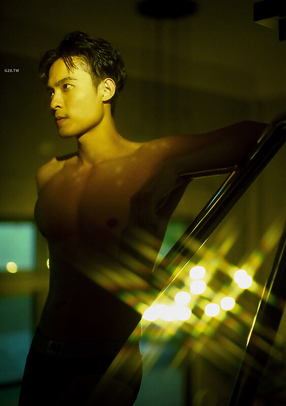 Next Image >>
