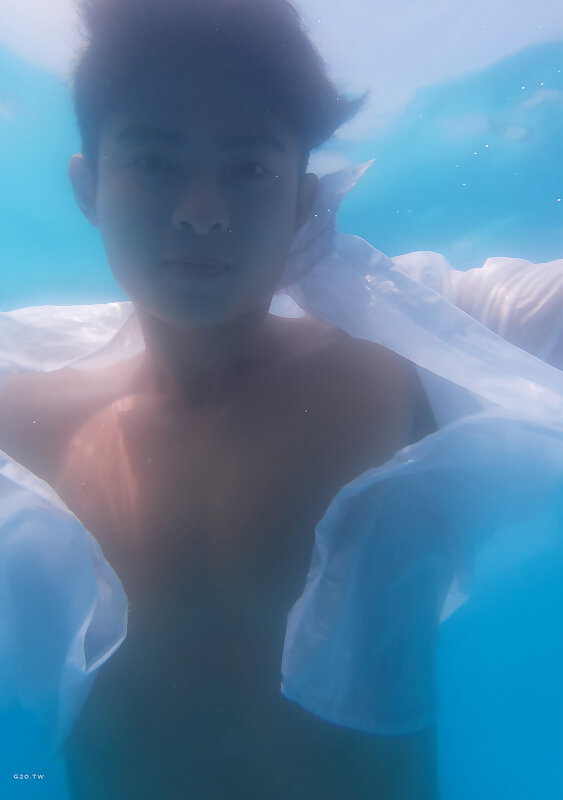 Next Image >>