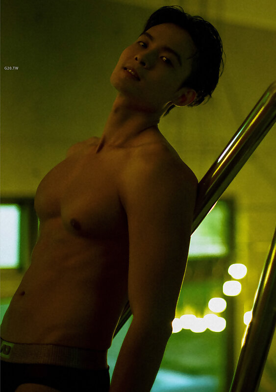 Next Image >>