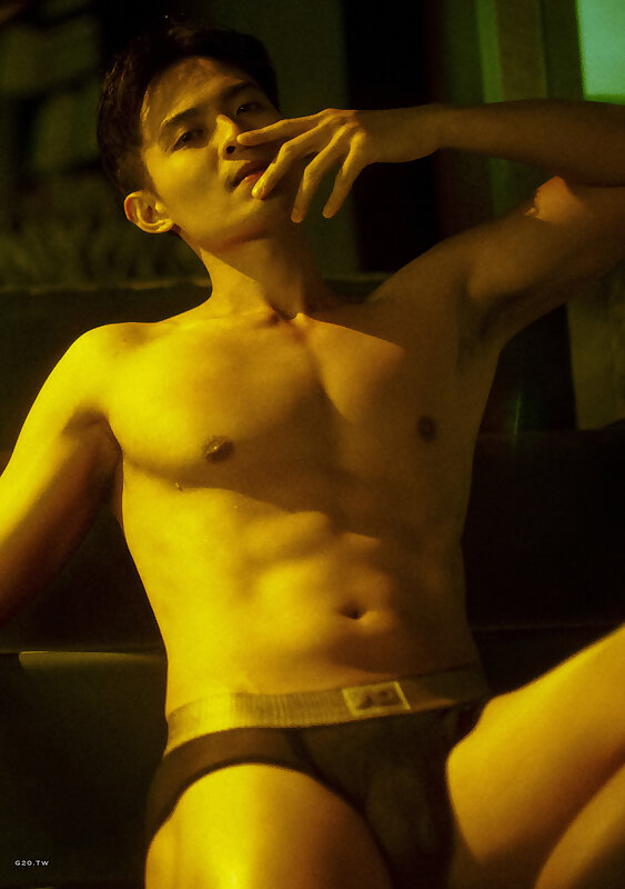 Next Image >>