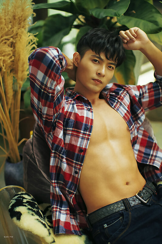 Next Image >>