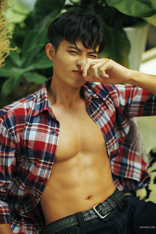 Next Image >>