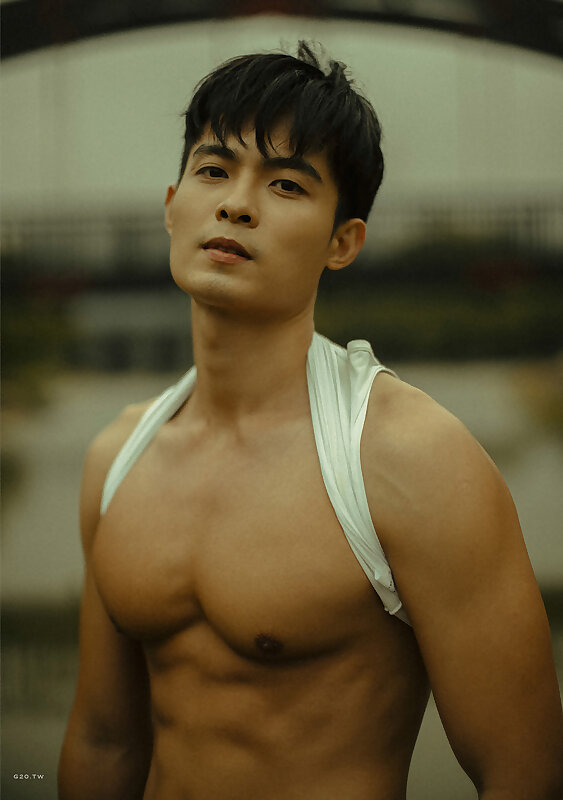 Next Image >>