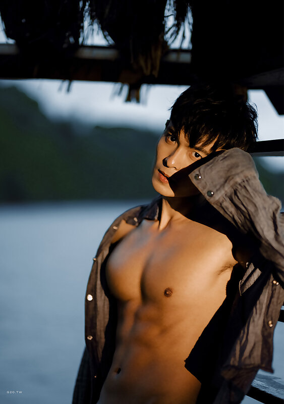Next Image >>