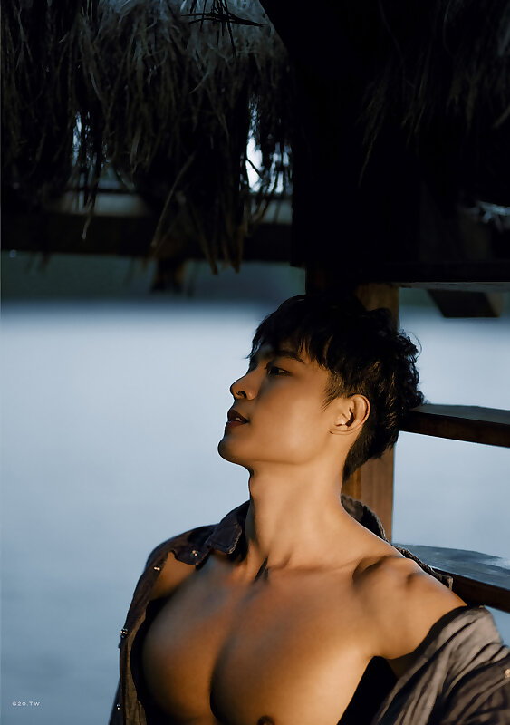 Next Image >>