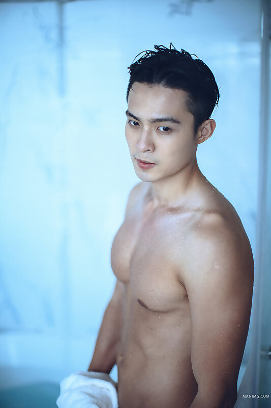 Next Image >>