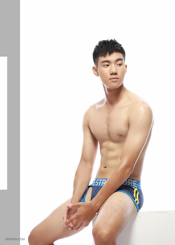 Next Image >>