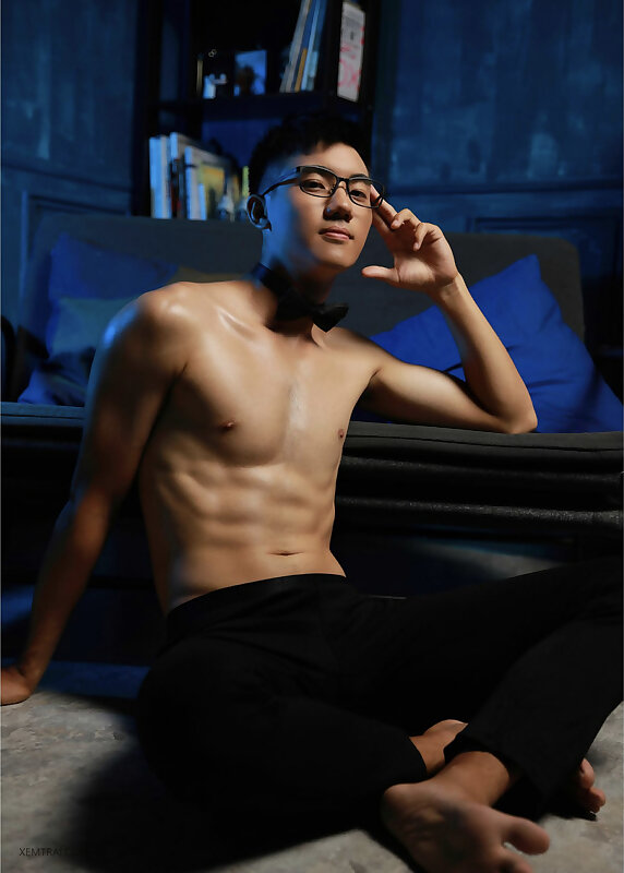 Next Image >>