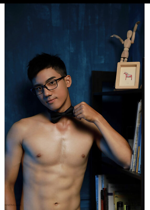 Next Image >>