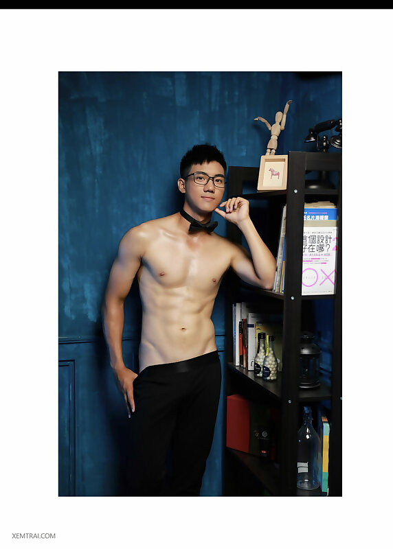 Next Image >>