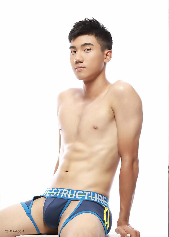 Next Image >>
