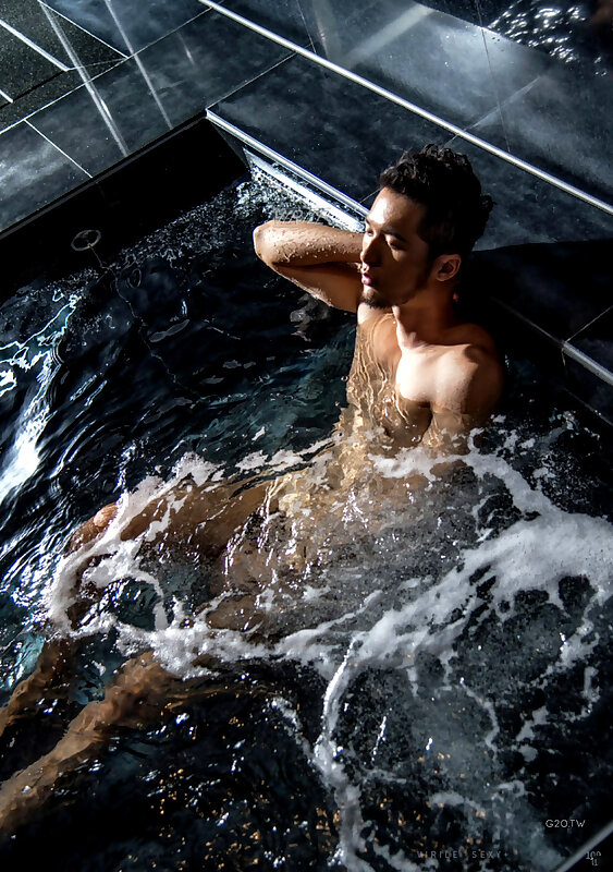 Next Image >>