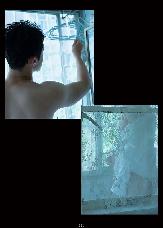 Next Image >>