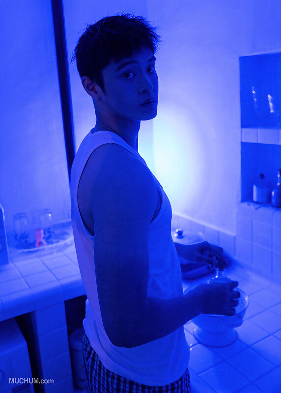 Next Image >>