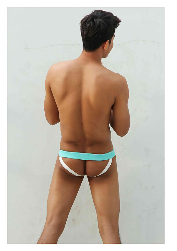 Next Image >>