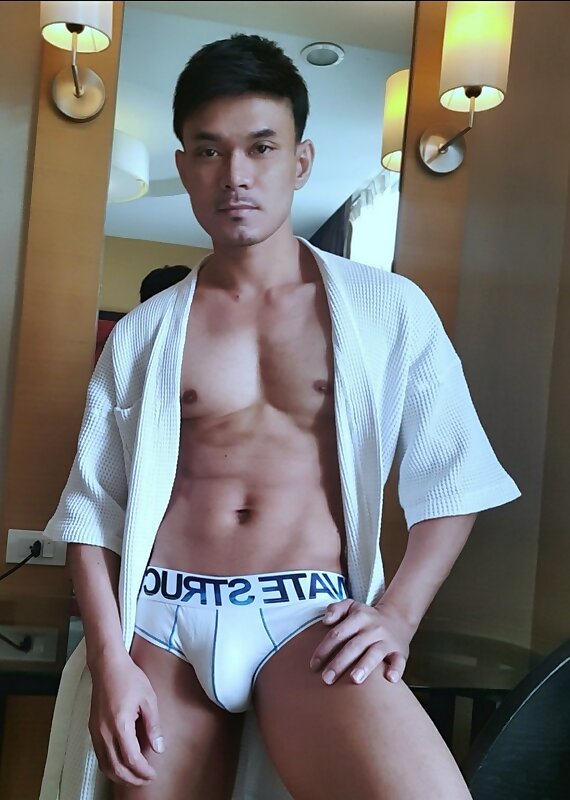 Next Image >>