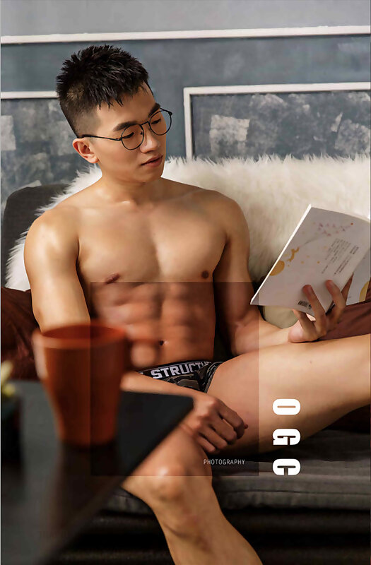 Next Image >>