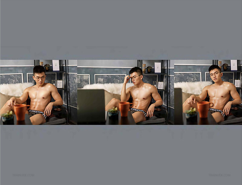 Next Image >>