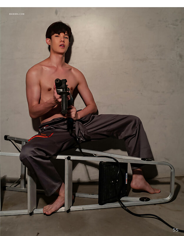 Next Image >>