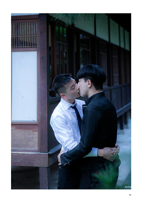 Next Image >>