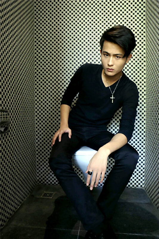 Next Image >>