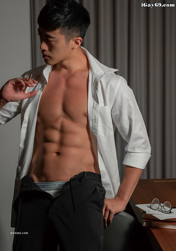 Next Image >>