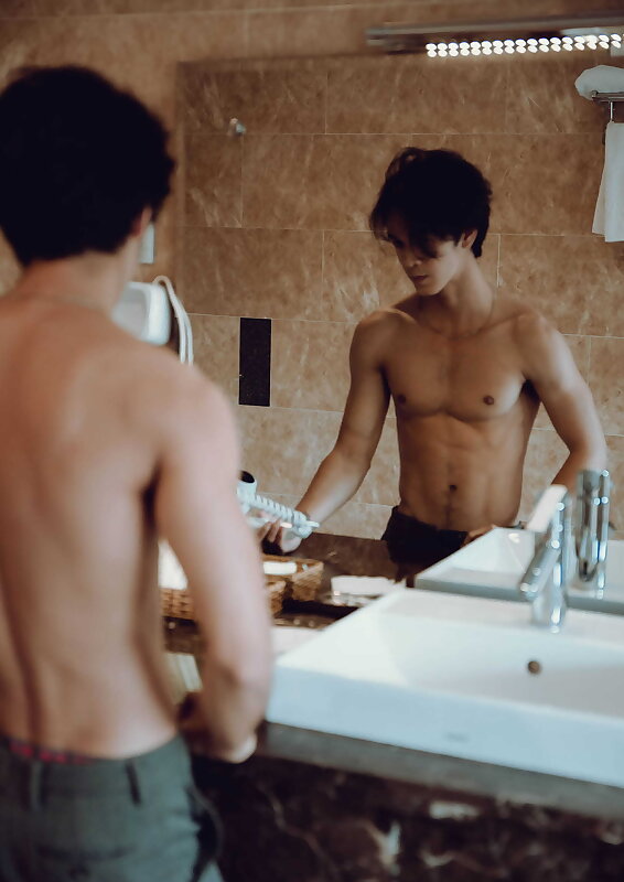 Next Image >>