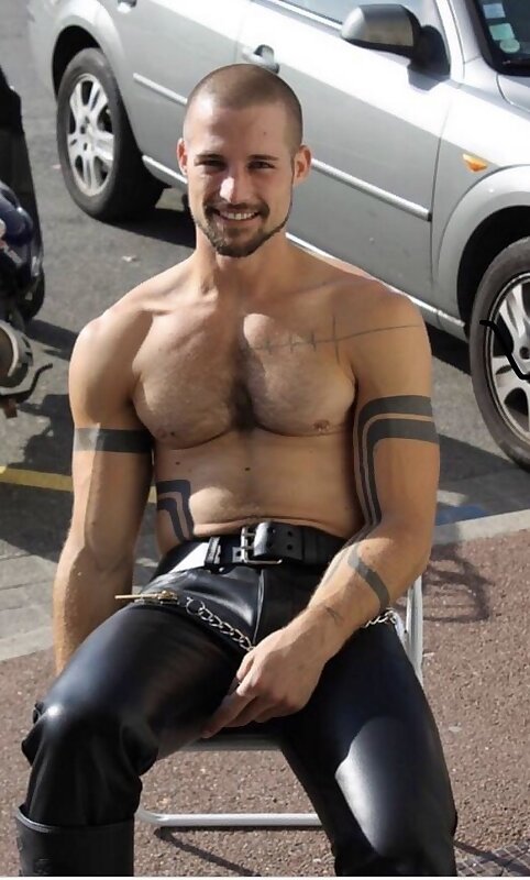 Next Image >>