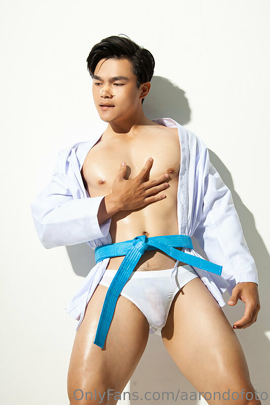 Next Image >>