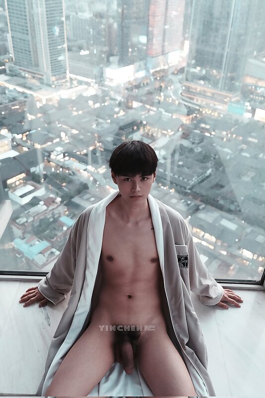 Next Image >>