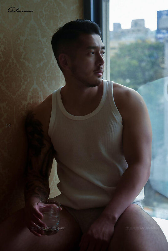 Next Image >>