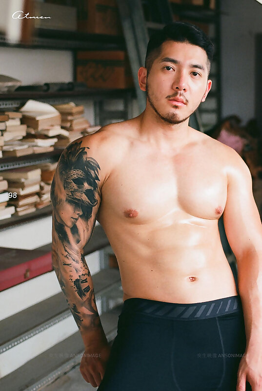Next Image >>
