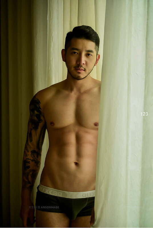 Next Image >>