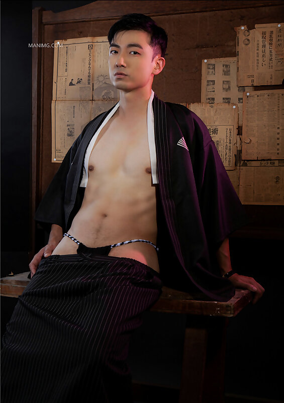 Next Image >>