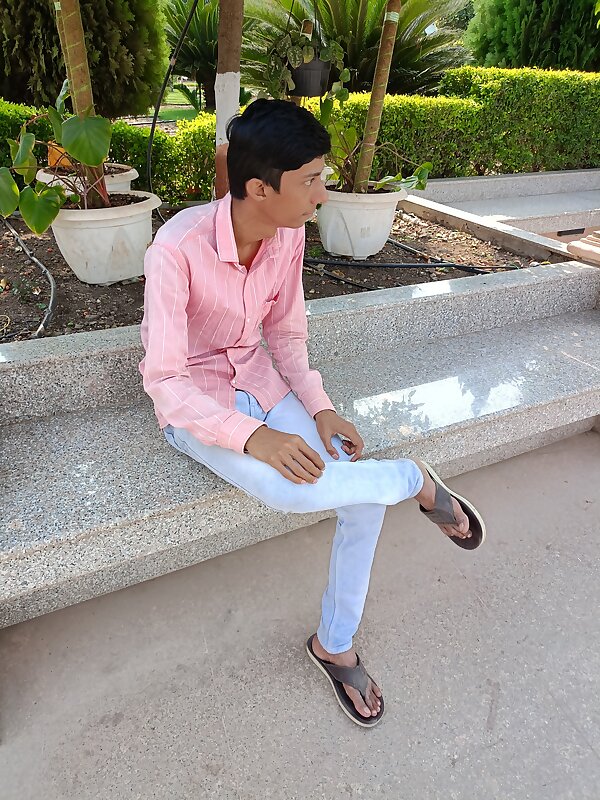 Next Image >>
