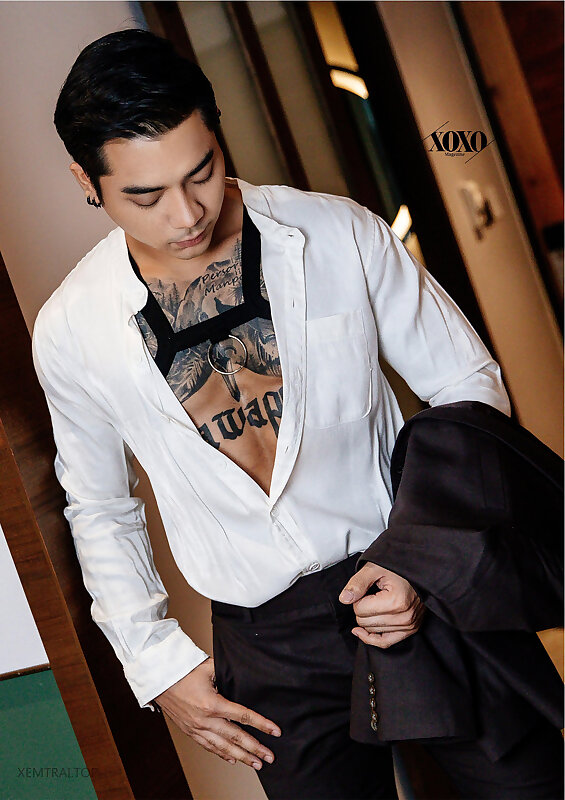 Next Image >>