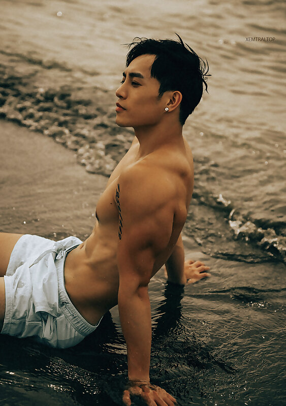 Next Image >>