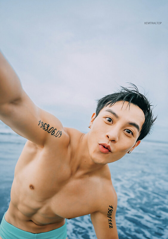 Next Image >>
