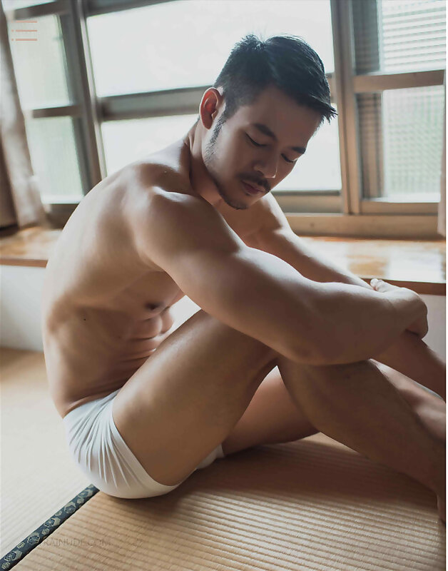 Next Image >>