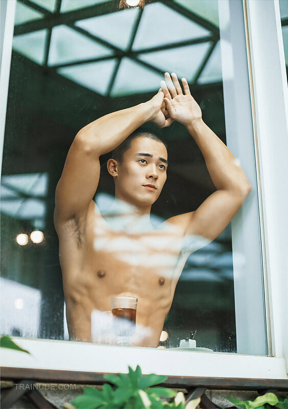Next Image >>