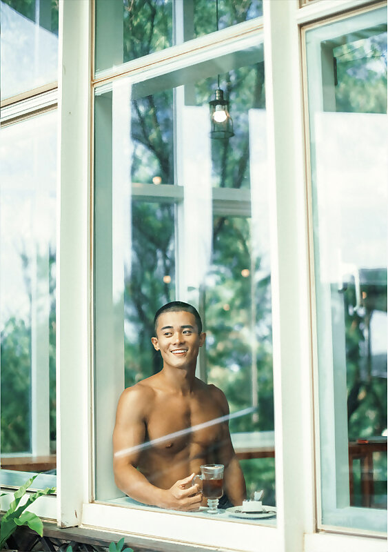 Next Image >>