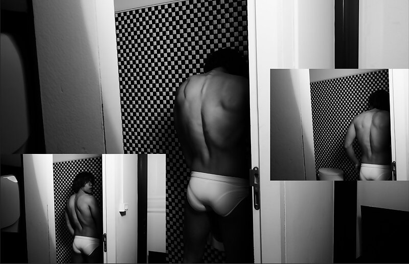 Next Image >>