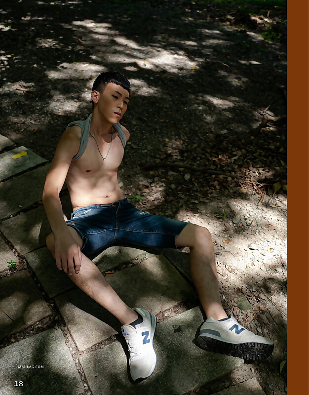 Next Image >>